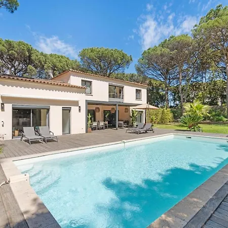 Architect-designed In Gassin Pool Utter Peace And Quiet Holiday home