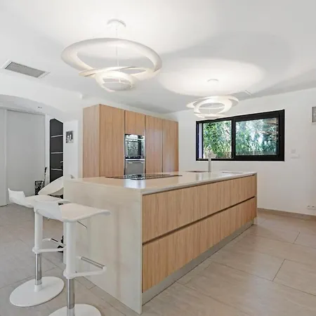 Architect-designed In Gassin Pool Utter Peace And Quiet *