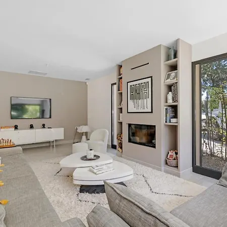 Architect-designed In Gassin Pool Utter Peace And Quiet Holiday home