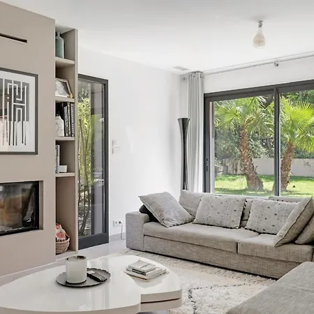 Architect-designed In Gassin Pool Utter Peace And Quiet Holiday home